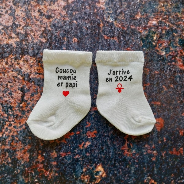 Baby socks, ideal gift for a surprise pregnancy announcement!