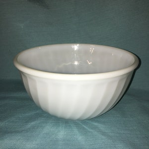 Anchor Hocking Fire King Ware White Swirl 8” Mixing Bowl white milk glass