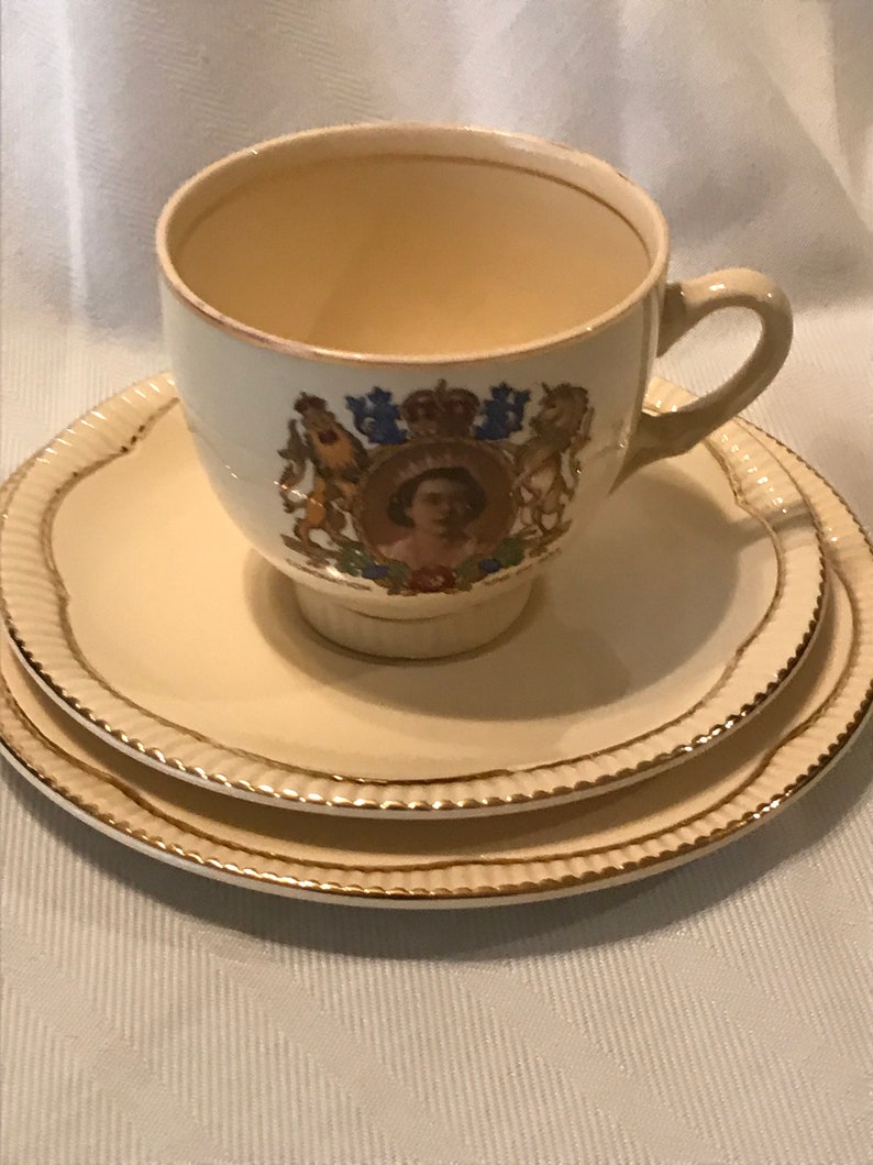 RARE Clarice Cliff 1953 Coronation of