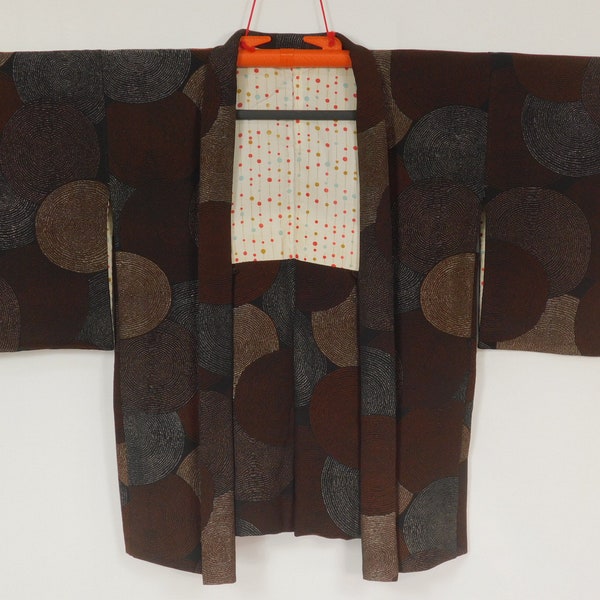 Vintage Japanese Kimono HAORI 【Used】 Silk  Large swirl pattern expressed with lacquer thread　ET925