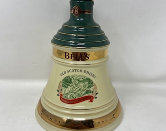 Bell's Old Scotch Whiskey Arthur Bell & Sons Decanter Christmas 1998