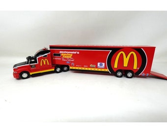 McDonalds Racing Team Trailer 1/64 Scale 1996 Racing Champions Bill Elliot