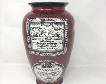 Vaso Mozart in porcellana da 30 cm, collezione Melody Mahogany di Baum Bros, modello Mozart, in stile vintage.