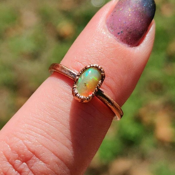 Small Ethiopian Fire Opal Ring/ Raw Fire Opal Copper Ring/ Copper Electroformed/ Dainty Fire Opal Gemstone Ring/ Flashy Fiery Rainbow Opal