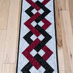 Red and Green Table Runner, Quilted Table Runner