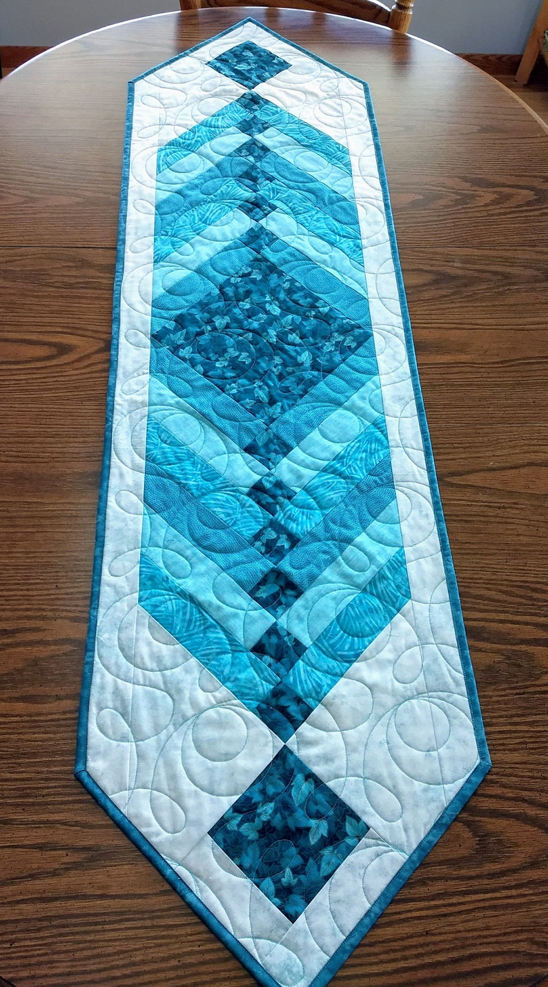 PDF pattern for Braided Strips table runner image 8