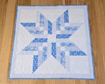 Copritavolo quadrato trapuntato, arazzo trapuntato blu e bianco, trapunta a stella