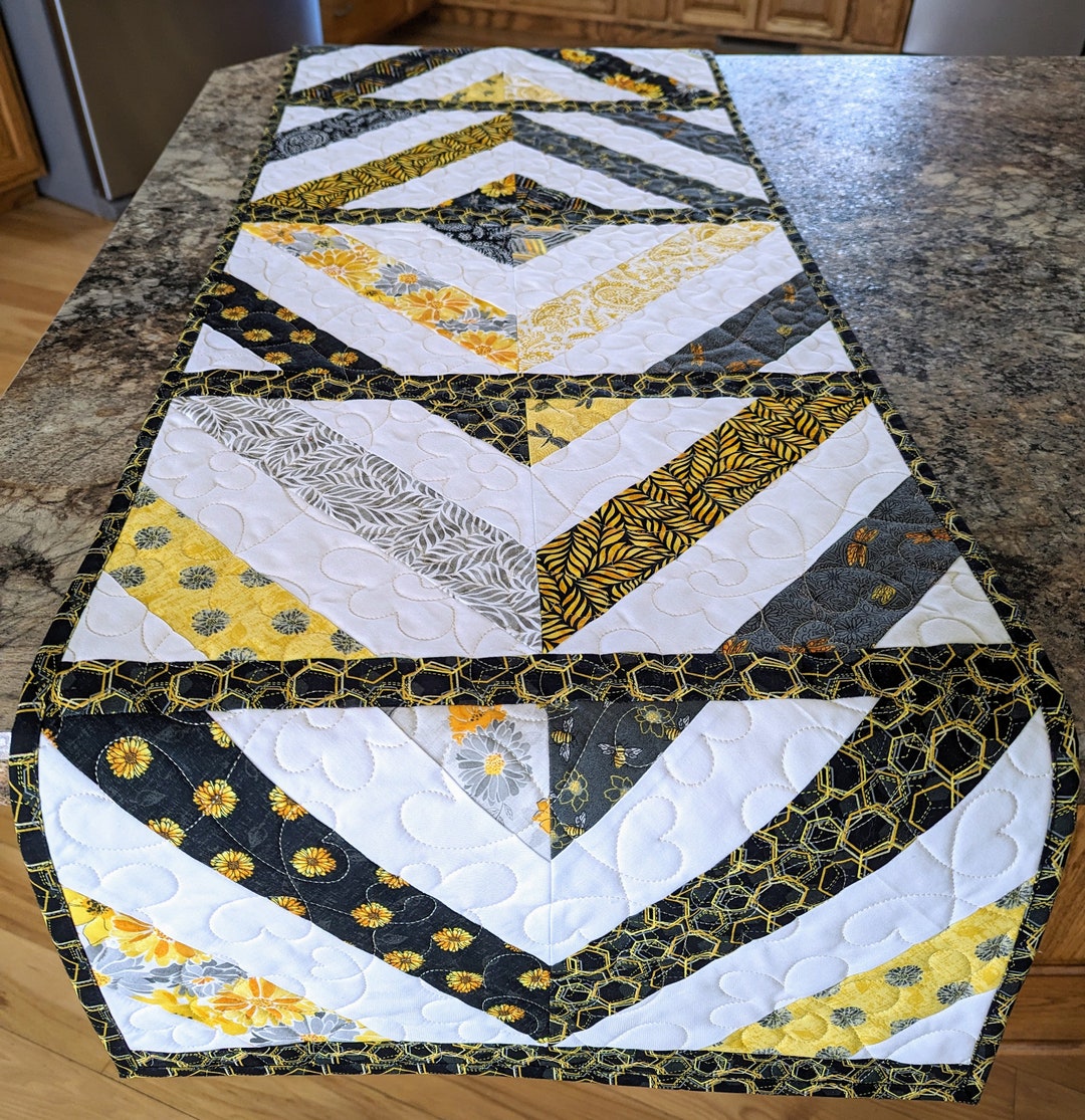 Yellow and Black Quilted Table Runner, Daisies, Bees, Honeycomb - Etsy