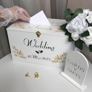 Boîte blanche pour cartes de mariage avec plaque de mariage et bouquet de mariage, boîte souvenir en bois personnalisée, décoration de mariage rustique, réservez votre mariage