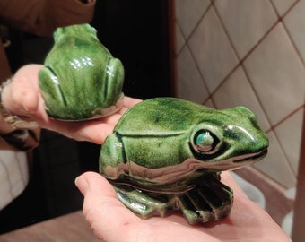 ceramic frog statue, ceramic green frog, frog decor, frog decor for bathroom, frog decoration, ceramic italy, garden lake decor, garden frog