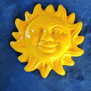 Ceramiczne słońce ścienne, ceramiczne słońce, wiszące słońce, dekoracje ścienne do domu i wejścia, ręcznie robione słońce z terakoty