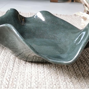 Dark gray ceramic fruit bowl, table fruit, Grey pottery, handmade fruit bowl, ceramic for the table, contemporary gray centerpiece