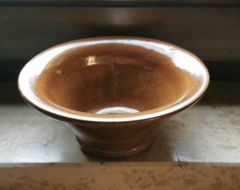 ceramic bowls ideas, ceramic brown bowl, walnut table ideas, hazelnuts table plate, almonds bowls, brown ceramic table, pocket emptier brown