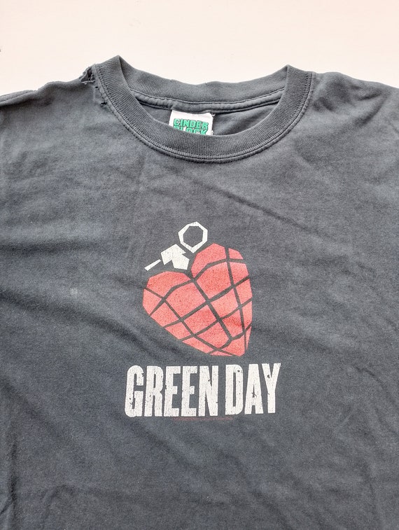 Vintage 2004 Green Day American Idiot Heart Grenade Logo