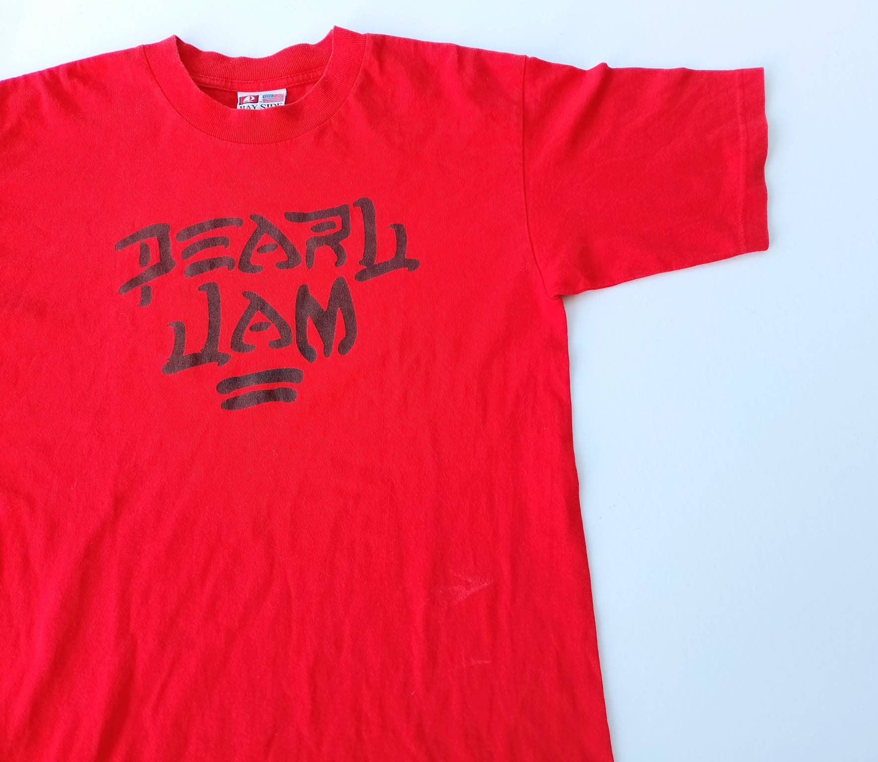 Thrifteees Vintage 90's Pearl Jam Graffiti Text Band Name T Shirt Size M (W 19 x L 28)