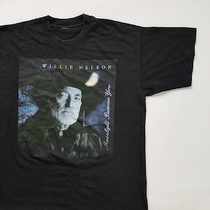 Vintage 90's Willie Nelson Moonlight Becomes You T Shirt (W 21 x L 28)