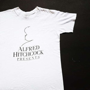 Vintage 1989 Alfred Hitchcock Presents T Shirt size M (W 19.5 x L 25)
