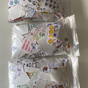 VENTA DE PEGATINAS: 3 bolsas con una mezcla de diseños de pegatinas