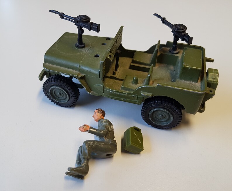dinky toys jeep 25y