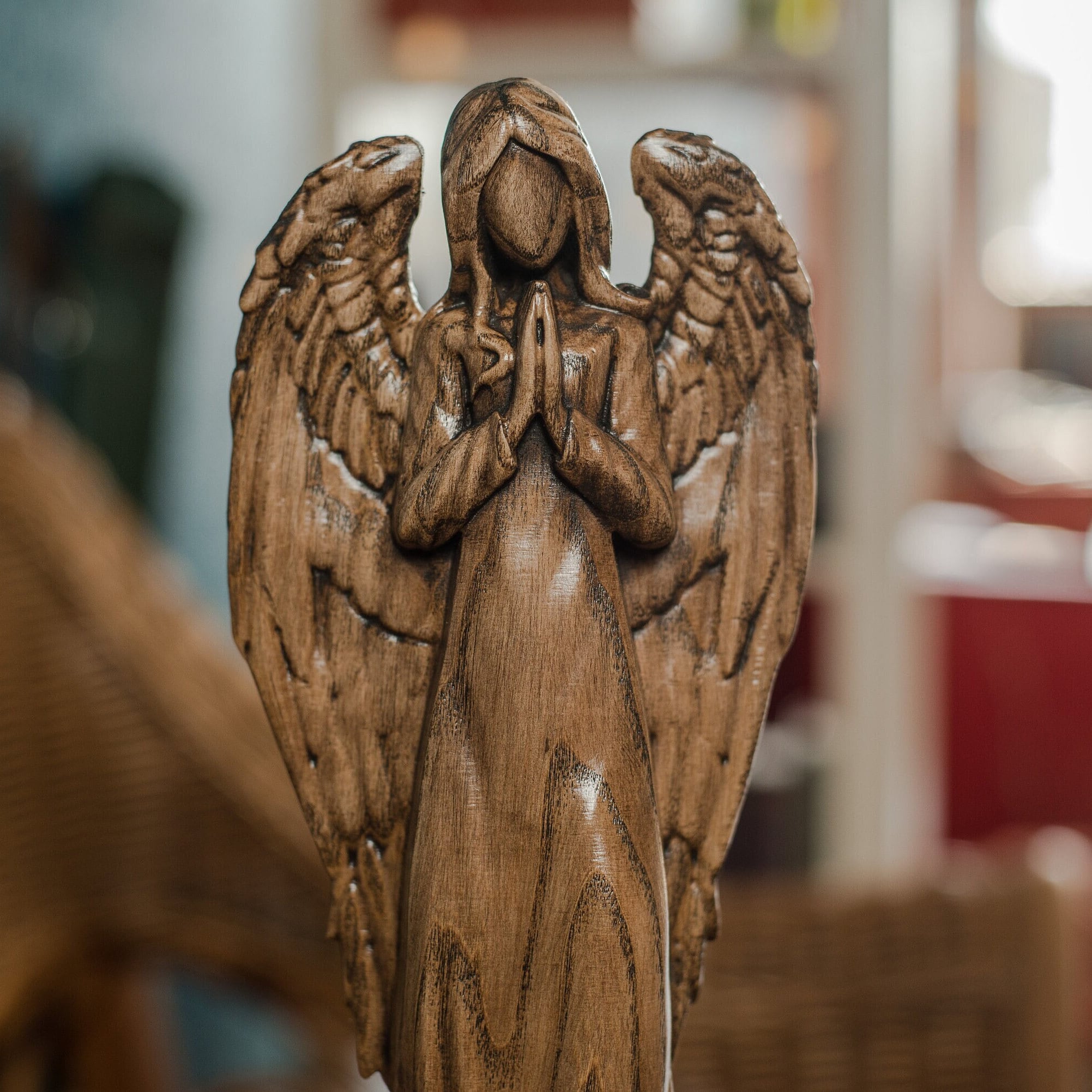 手彫りの木製守護天使像：彫刻された宗教的な置物 - Etsy 日本