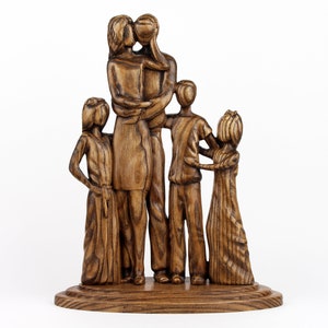 Big Family Wood Carving Sculpture, Family of 5 Statue With Personalization, Gift For Family, Unique Engraved Gift, Personalized gift