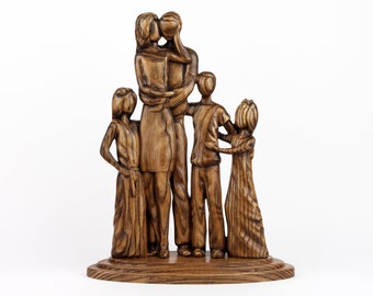 Big Family Wood Carving Sculpture, Family of 5 Statue With Personalization, Gift For Family, Unique Engraved Gift, Personalized gift