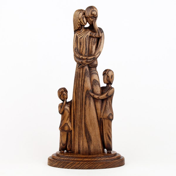 Wooden Sculpture Family, Family Gifts Ideas, Family Sculpture, Sculpture Gift, Family Sculpture 4, Carved Sculpture, Gift For Parents