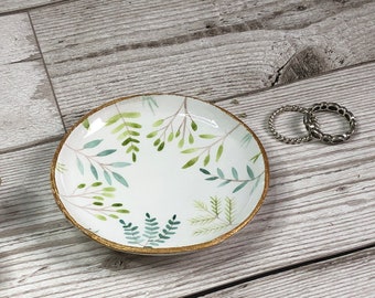 Botanical trinket dish. Gold ring dish. Floral home decor. Nature inspired home decor. Living room art. Just because gift. Jewellery storage