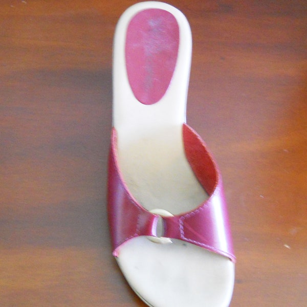 Women's Shoes Red Leather Heels  Size 6 1/2 Vintage