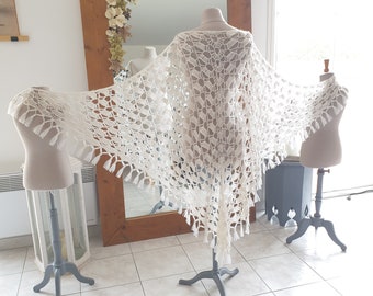 Grand châle de mariée en laine écru blanc cassé, tricoté main au crochet, motif éventails, franges, 230x110cm, vintage, Laurine Masset #13