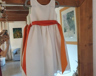 Robe de petite fille d'honneur, en organza polyester écru, jupon tulle, 2 ceintures soie orange et organza écru, 2 ans, Laurine Masset