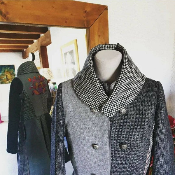 Manteau redingote en lainage tweed pied-de-poule, recyclé, broderie au dos, doublure matelassée, col amovible, grandes poches,  gris, 38 M