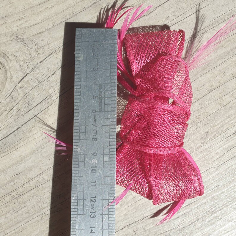 Barrette bibi noeud en sisal et plumes rose, fushia, pince métal, environ 12cm, coiffure de mariage, baptême, communion, cérémonie image 3