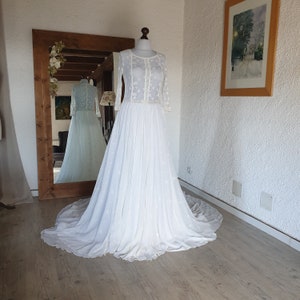 Robe de mariée femme- Robe de mariée à Manches- Robe de mariée dentelle vintage recyclé -Robe en mousseline brodée- Cadeau mariage pour elle