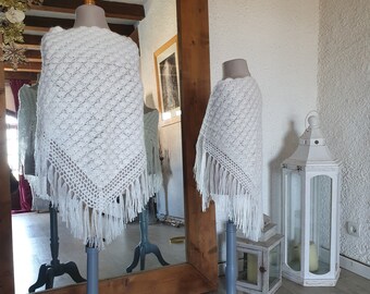 2 children's bohemian shawls in ecru mohair wool, hand knitted, shell pattern, 115x58cm and 125x63cm, Laurine Masset