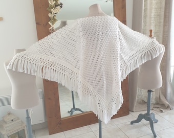 Châle de mariée bohême blanc, vintage, 100x180 cm, tricot mécanique laine acrylique, franges, Courtelle vintage, Laurine Masset #J23