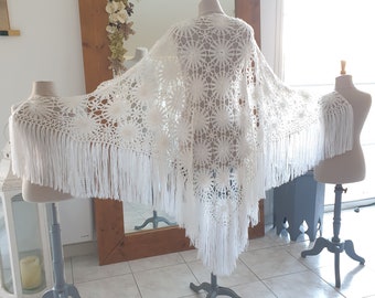 Très Grand châle de mariée en laine mohair blanc cassé, tricoté main au crochet, motif soleil, frange, 230x115cm, vintage, Laurine Masset#22