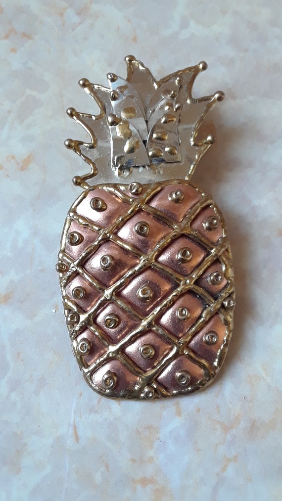 Vintage Pineapple Pendant & Brooch, Carved Pineapp