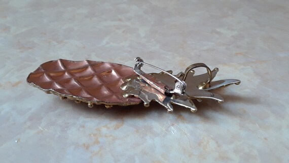 Vintage Pineapple Pendant & Brooch, Carved Pineapple Brooch  display picture 1