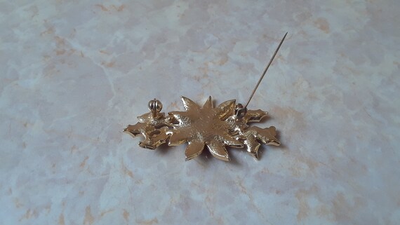 Vintage Poinsettia and Holly Gold Tone Metal & En… - image 9