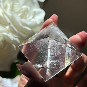 Natural Clear Quartz Pyramid, Rainbow Clear Quartz, Spiritual Home Decoration, Egyptian Pyramid Decoration, High Frequency Quartz, Pyramid