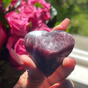 Flashy Purple Mica Heart, Lepidolite Heart, Crystal hearts, Gem Lepidolite, Mica Palm stone, Crystal Jewelry, Crystal Gifts, Small