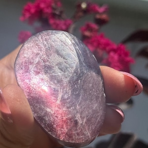 Flashy Purple Mica, Lepidolite flat back Palmstone, Gem Lepidolite, Mica Palm stone, Crystal Jewelry, Crystal Gifts, Lepidolite, Small