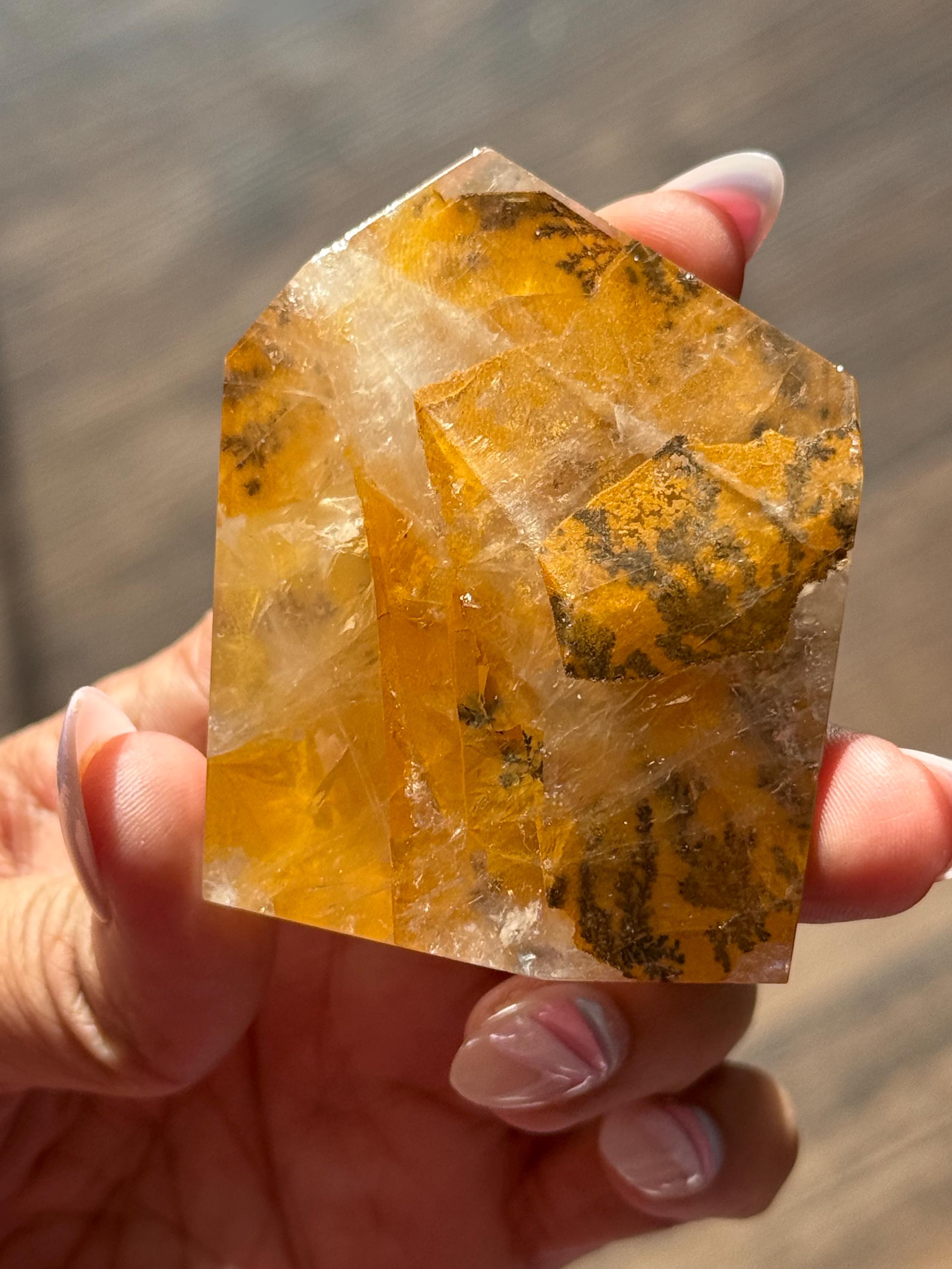 デンドリティッククォーツ、デンドライト入りゴールデンヒーラー