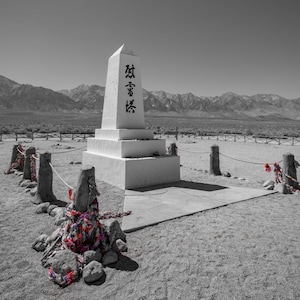 Pomnik w obozie internowania Manzanar