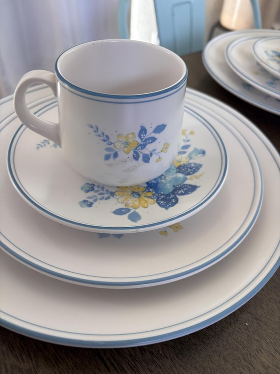 Noritake Progression “good Times” Place Setting – 4-piece Floral