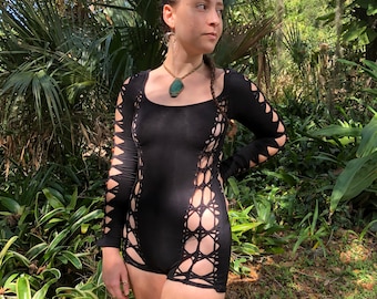 Raven Maiden Flowsuit