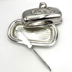 Elegant Vintage Reed & Barton Silver-Plated Butter Dish and Master Butter Knife - Luxurious Dining Table Accessory- Kitchen Gift