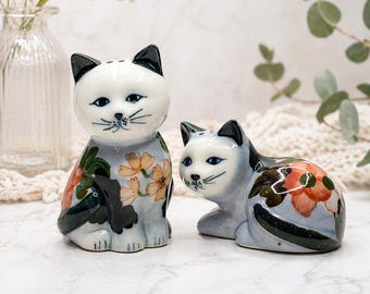 Vintage Hand Painted Floral Cat Salt Pepper Shakers Cottage Kitchen Decor