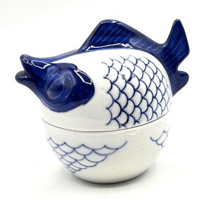 chinese koi fish lid box porcelain Ceramic Koi Fish Box